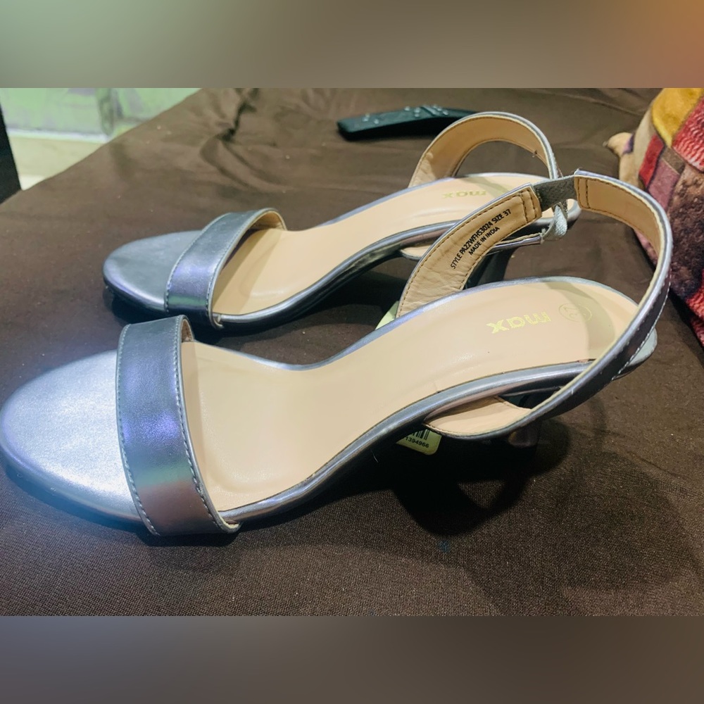 Sold❌ Silver heel Max brand - Picture 5 of 5